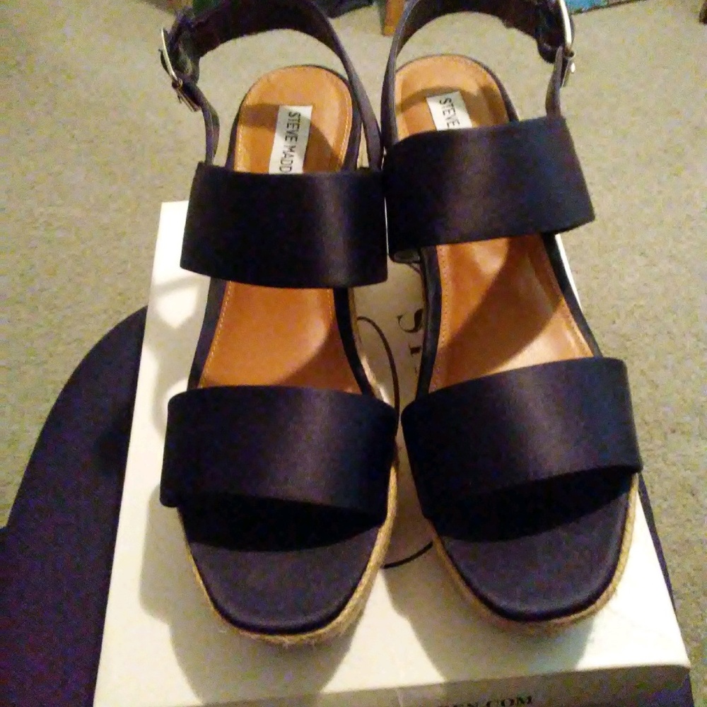 Steve Madden Ladies Wedge Sandals Size 10